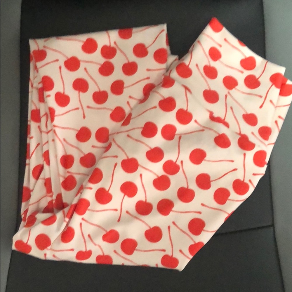 Beach riot dotty cherry leggings - Picture 4 of 4